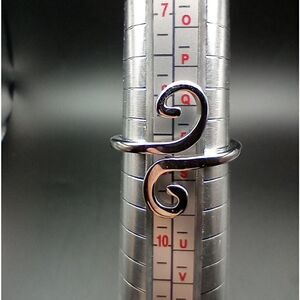 Octopus swirl ring size 9 R229